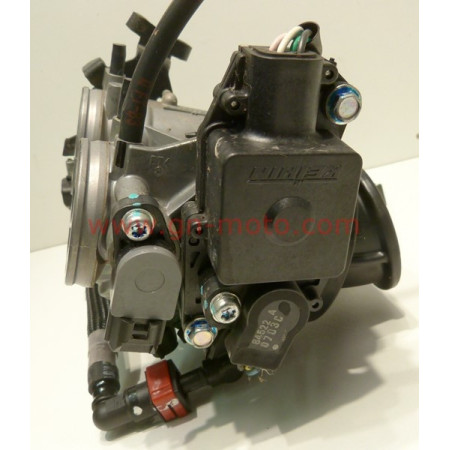 KAWASAKI ER6 -N ABS 2011: 2 BOUCHONS DE CADRE