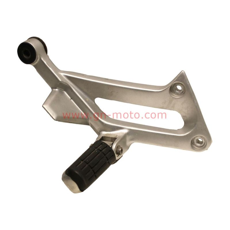 Platine Repose-pied Arrière Droite Yamaha FJR 1300 – Réf. 5JW-2742L-00 – 2001 à 2005 Platine Repose-pied Arrière Droite Yamaha FJR 1300 – Réf. 5JW-2742L-00 – 2001 à 2005