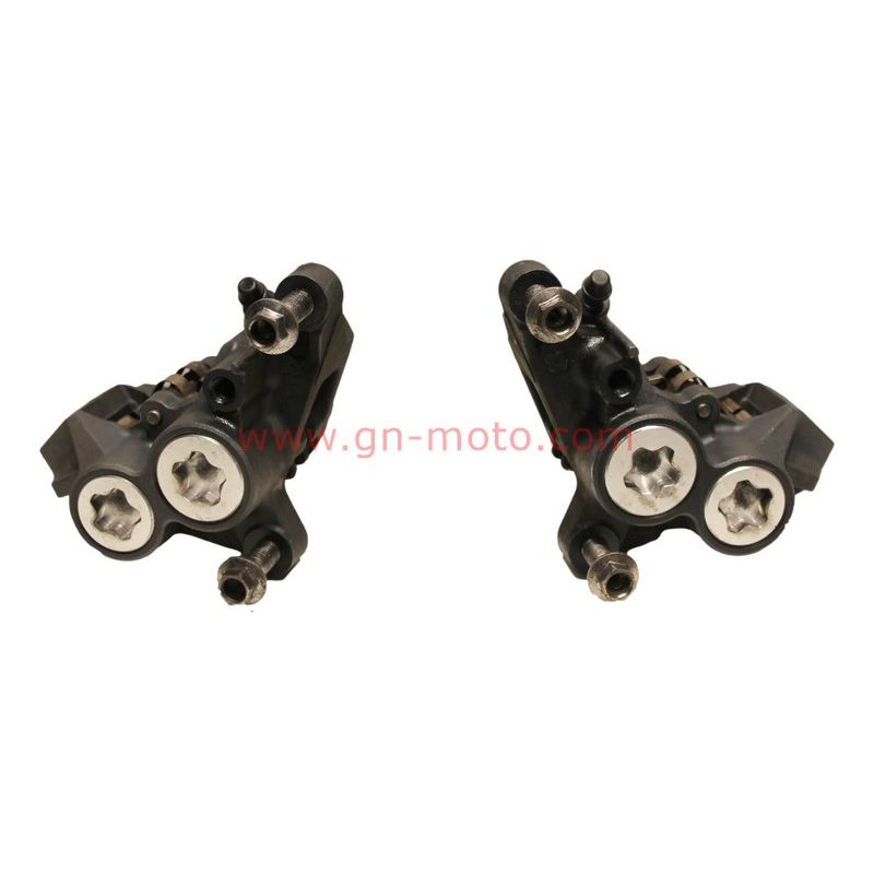 Paire d’Étriers Avant Yamaha "Étoiles" – TDM 850 / TRX 850 / FJR 1300 – Réf. 5JJ-2580U-00 – Occasion