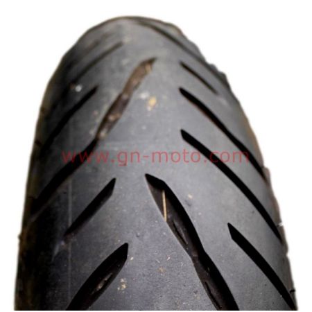 Pneu arriere Bridgestone Battlax Sport Touring T32F 120/60r1755wdot5120 | Occasion